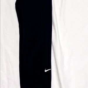 nike black capris with logo